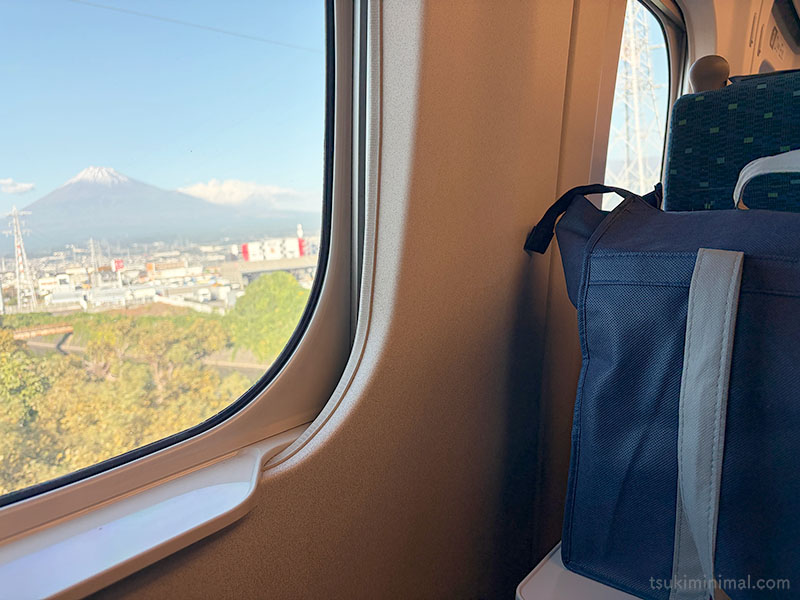 納骨に向かう新幹線